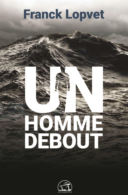  Un homme debout 